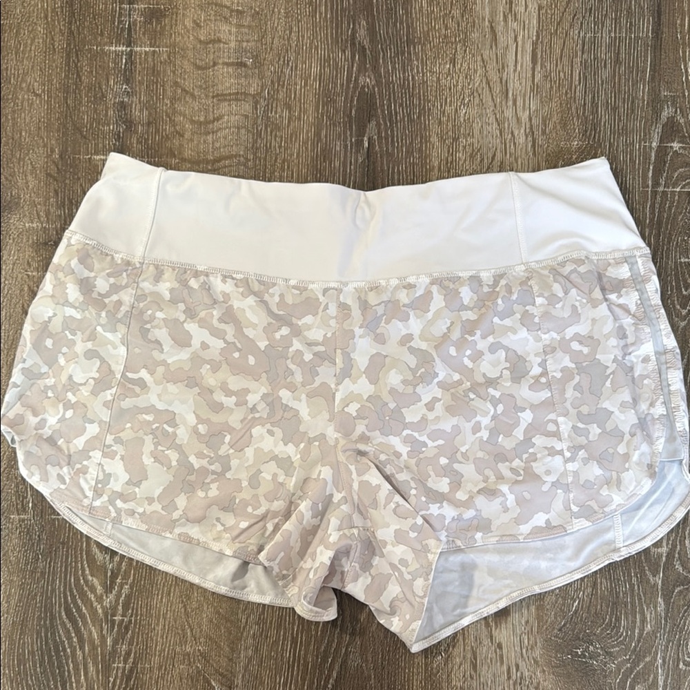 Athleta XL Running Free Printed Short 3.5”